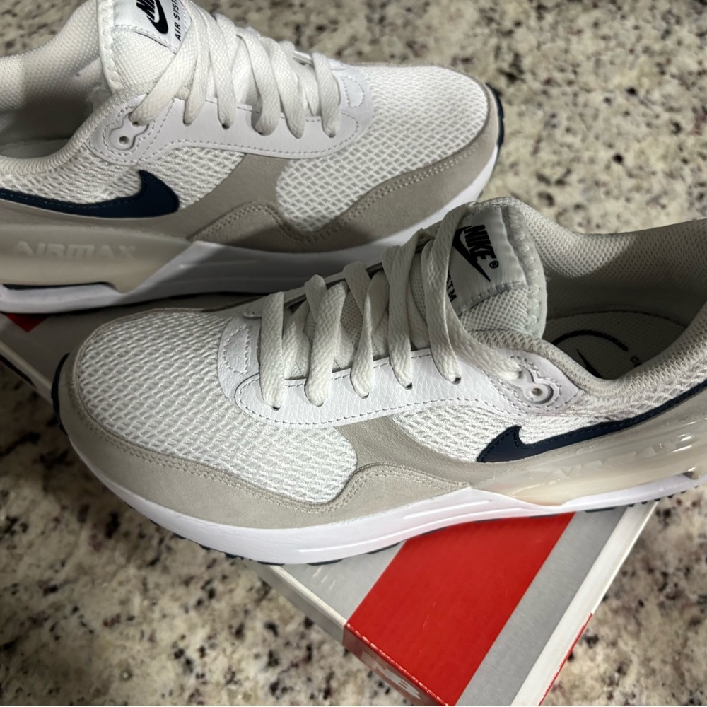 Nike Air Max Woman’s White and Gray Sneakers